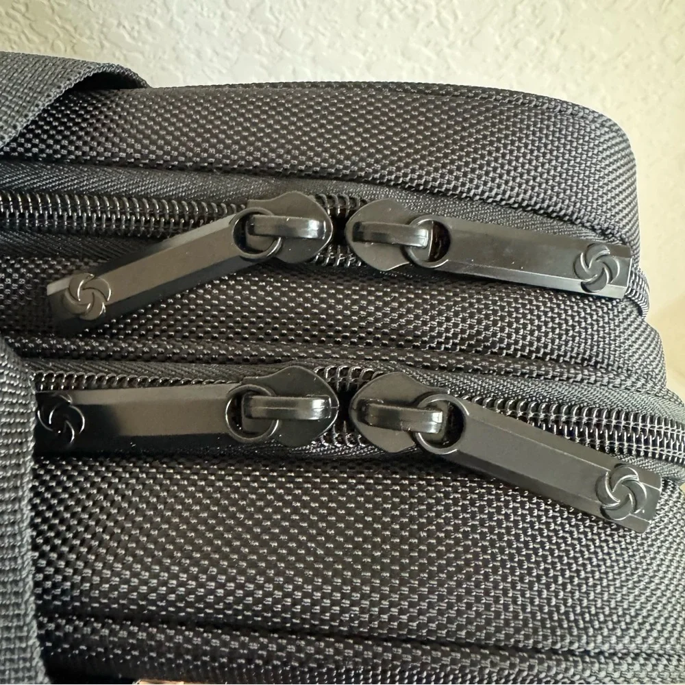 Samsonite Laptop Bag l Briefcase Style. P0120